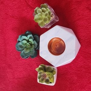 New, Casa Decor Home. Ceramic and Copper Hexagon Candle Holder.